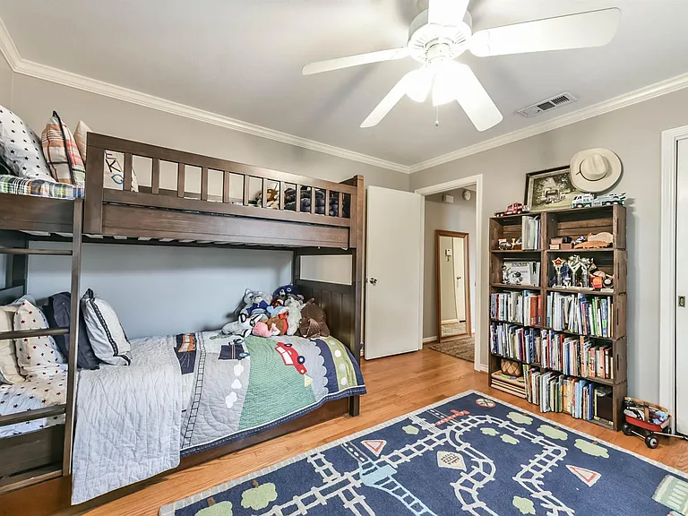 906 Bay Oaks Rd — Photo 20