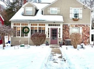 204 Dewittshire Rd, Syracuse, NY 13214