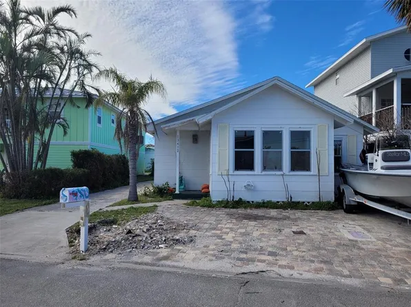 13412 2nd St E, Madeira Beach, FL 33708