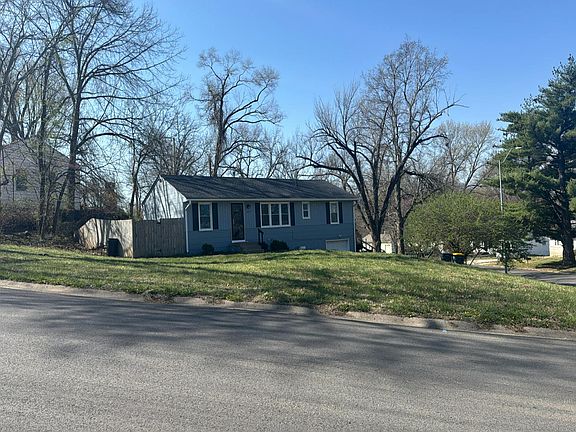 3rd image of 3627 N Lister Ave