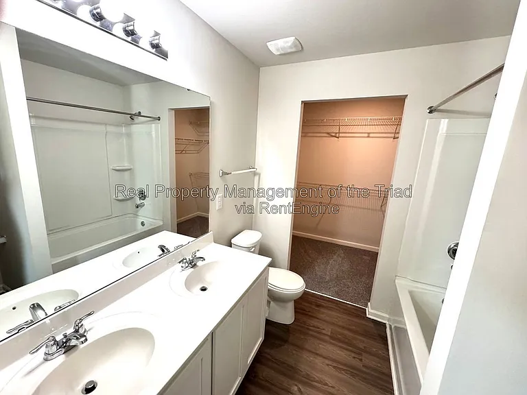 4104 Devonwood Ct — Photo 8