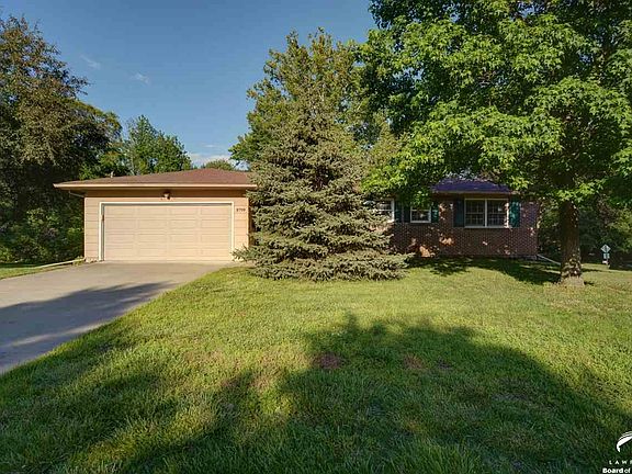 2nd image of 2710 Belle Haven Dr