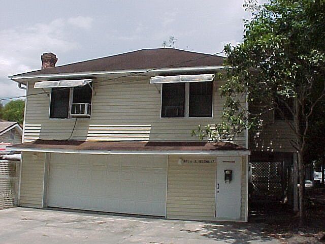 2nd image of 801 1/2 E 2nd St