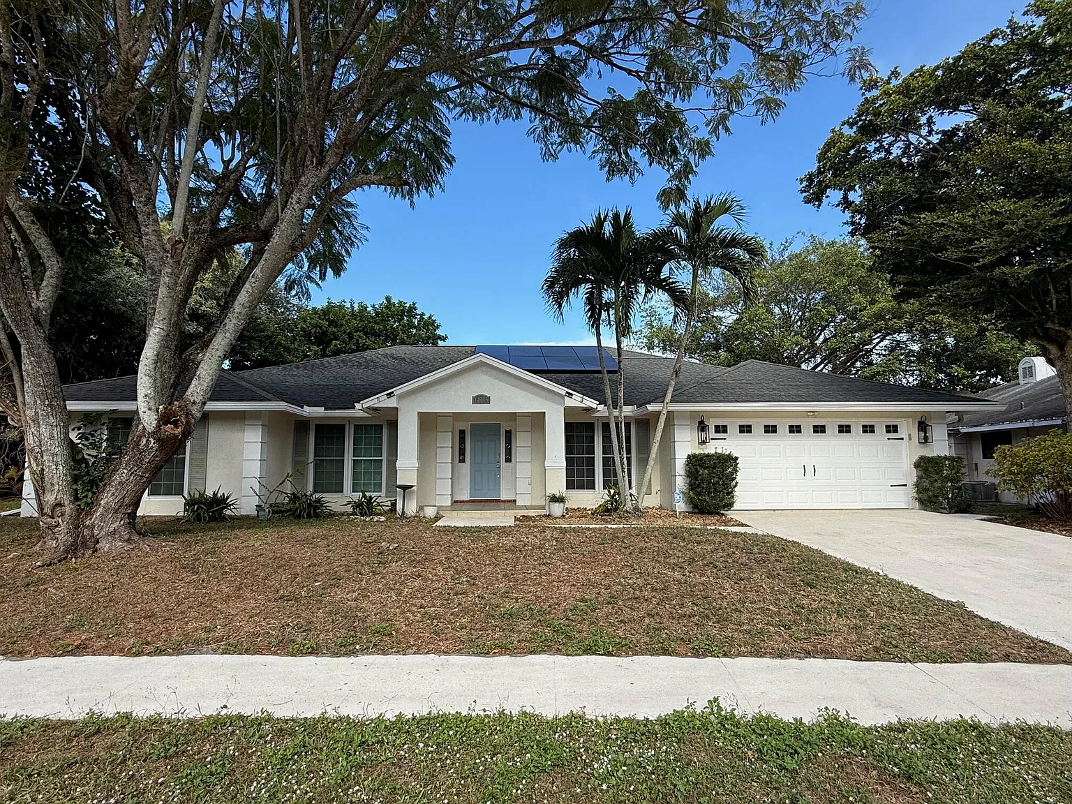 3 bed, 3.0 bath, 2291 sqft, $4,500 — Photo 2