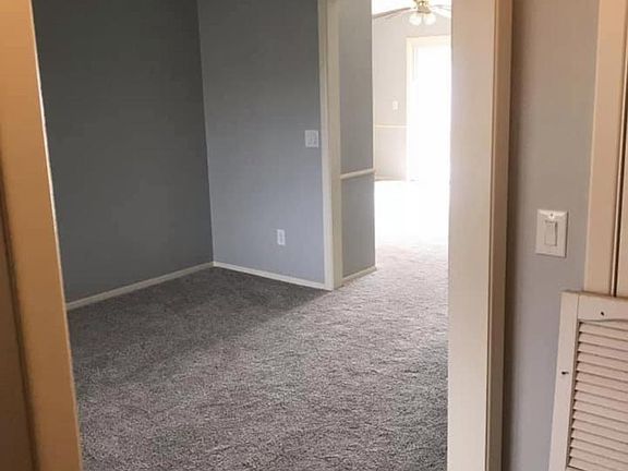 3rd image of 4425 Mesa Cir