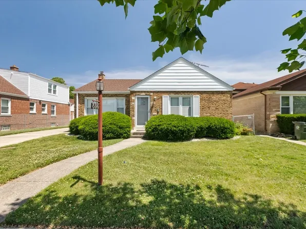 8841 Menard Ave, Morton Grove, IL 60053