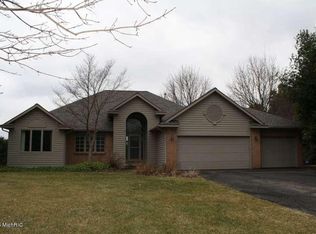 6434 Skyridge Dr NE, Belmont, MI