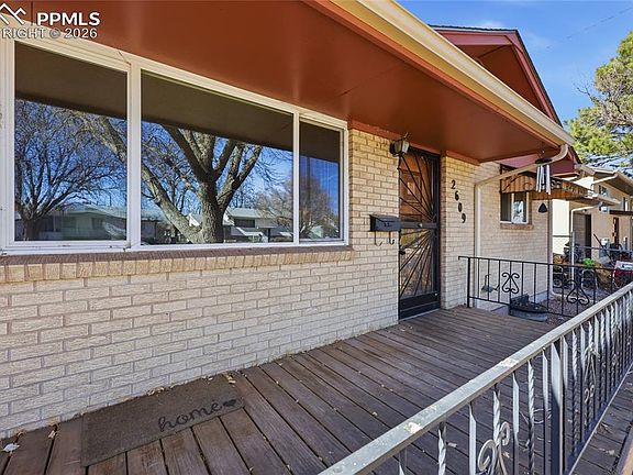 3rd image of 2609 Ridgewood Ln