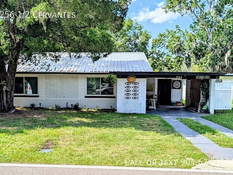 256 1/2 Cervantes Ave — Photo 1