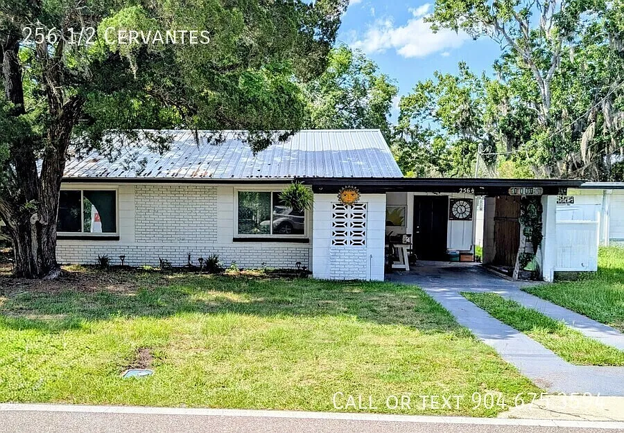 Building Photo - 256 1/2 Cervantes Ave