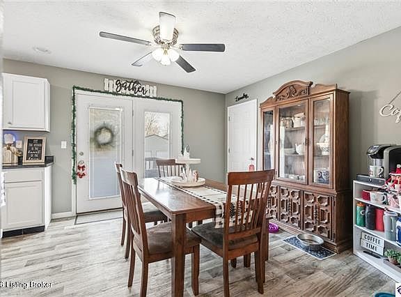 5th image of 1140 Garrett Rd