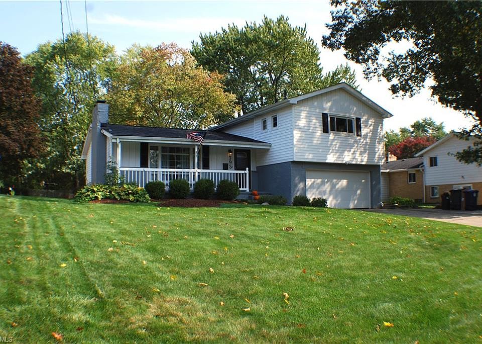 1st image of 395 Goodhue Dr