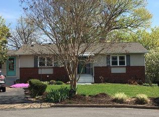 5805 Huron Pl, Alexandria, VA 22310