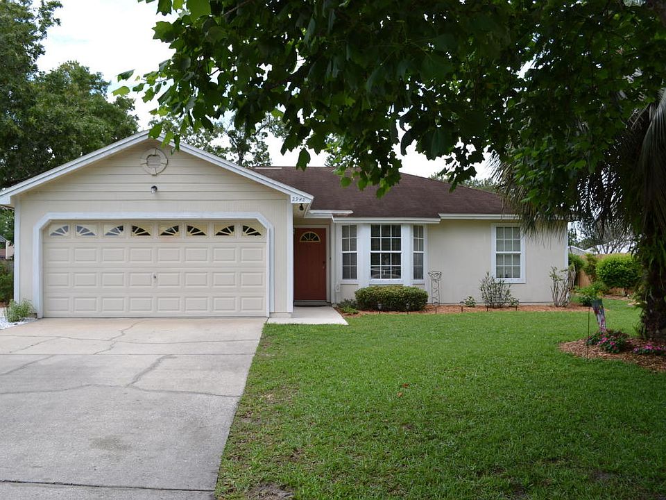 1st image of 2942 Russell Oaks Dr