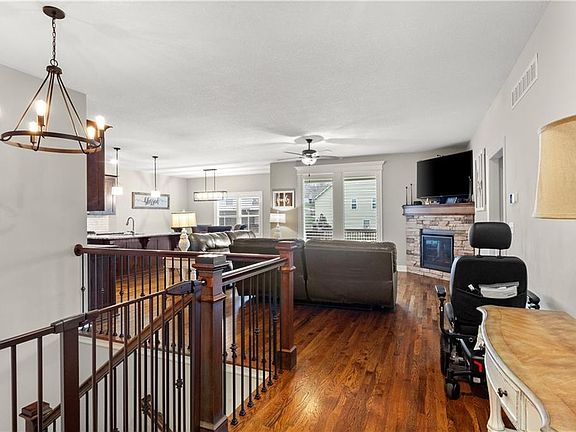 5th image of 19030 E Nineteen Saint Ct S