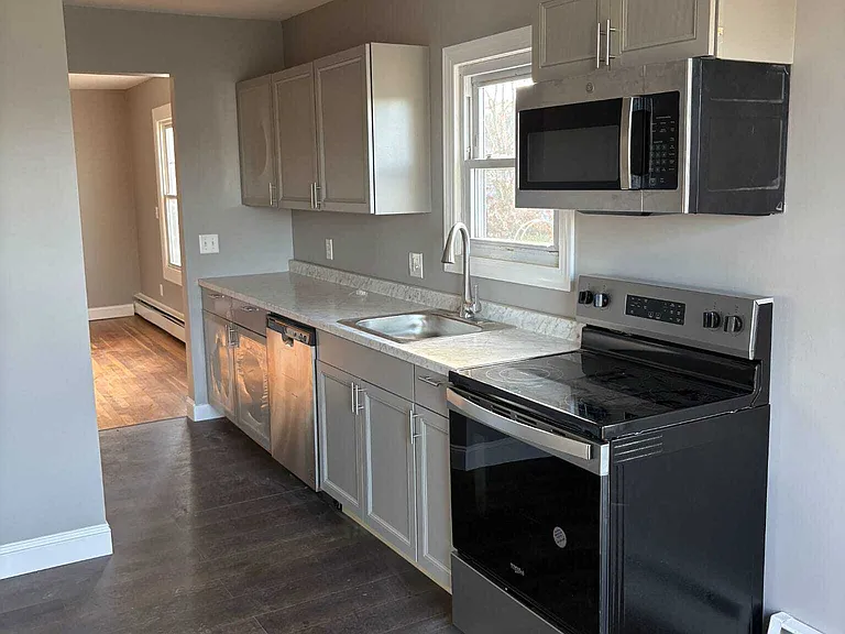 724 Middletown Ave #2 — Photo 2