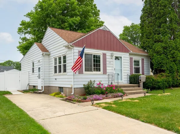 1171 Cornwall Ave, Waterloo, IA 50702