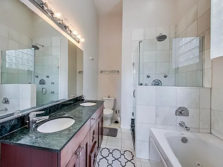 1022 N Wood St #3 — Photo 14