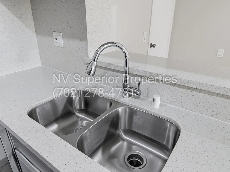 2274 E Desert Inn Rd — Photo 9