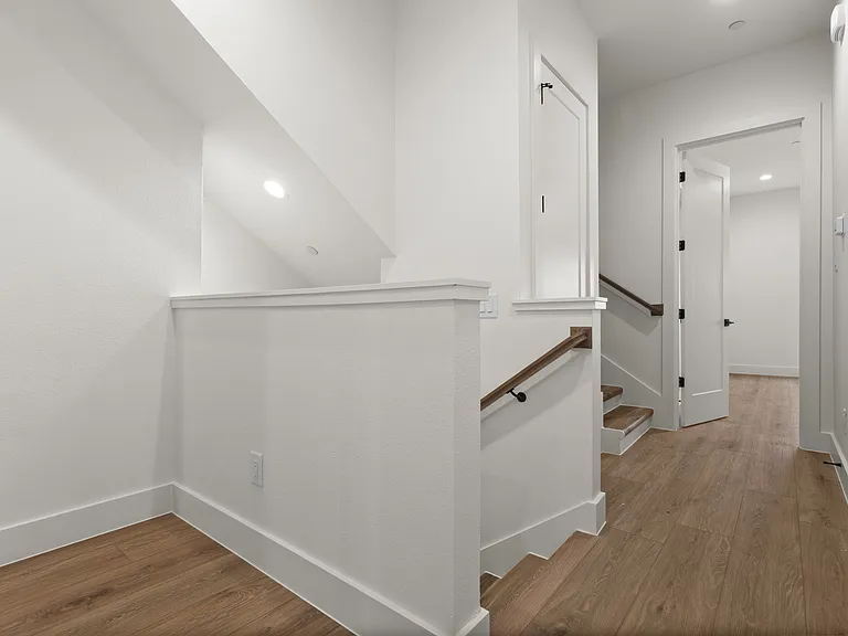 2203 Hondo Ave #303 — Photo 24