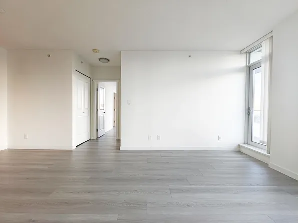 4880 Bennett St #1908, Burnaby, BC V5H 0C1