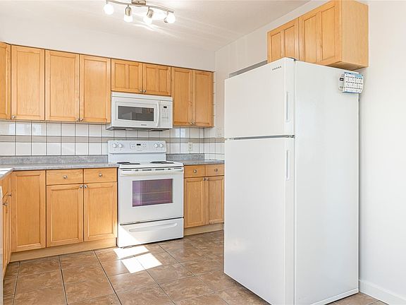 5th image of 2148 B Dodds Rd