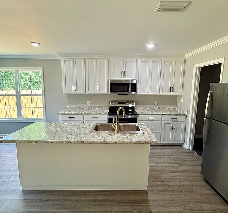 2nd image of 1403 Baymeadows Dr