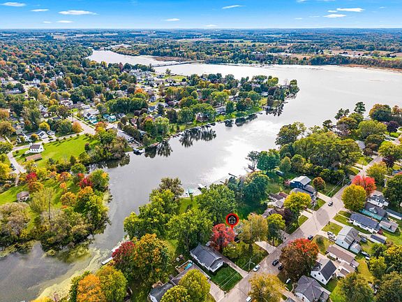 5th image of 390 River Hts