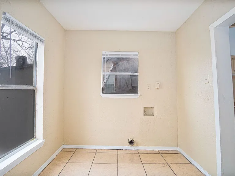 838 Nevada St — Photo 12