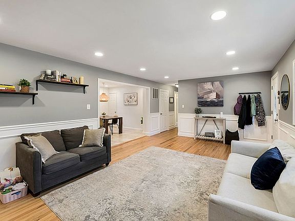 4th image of 6013 Saint John Dr