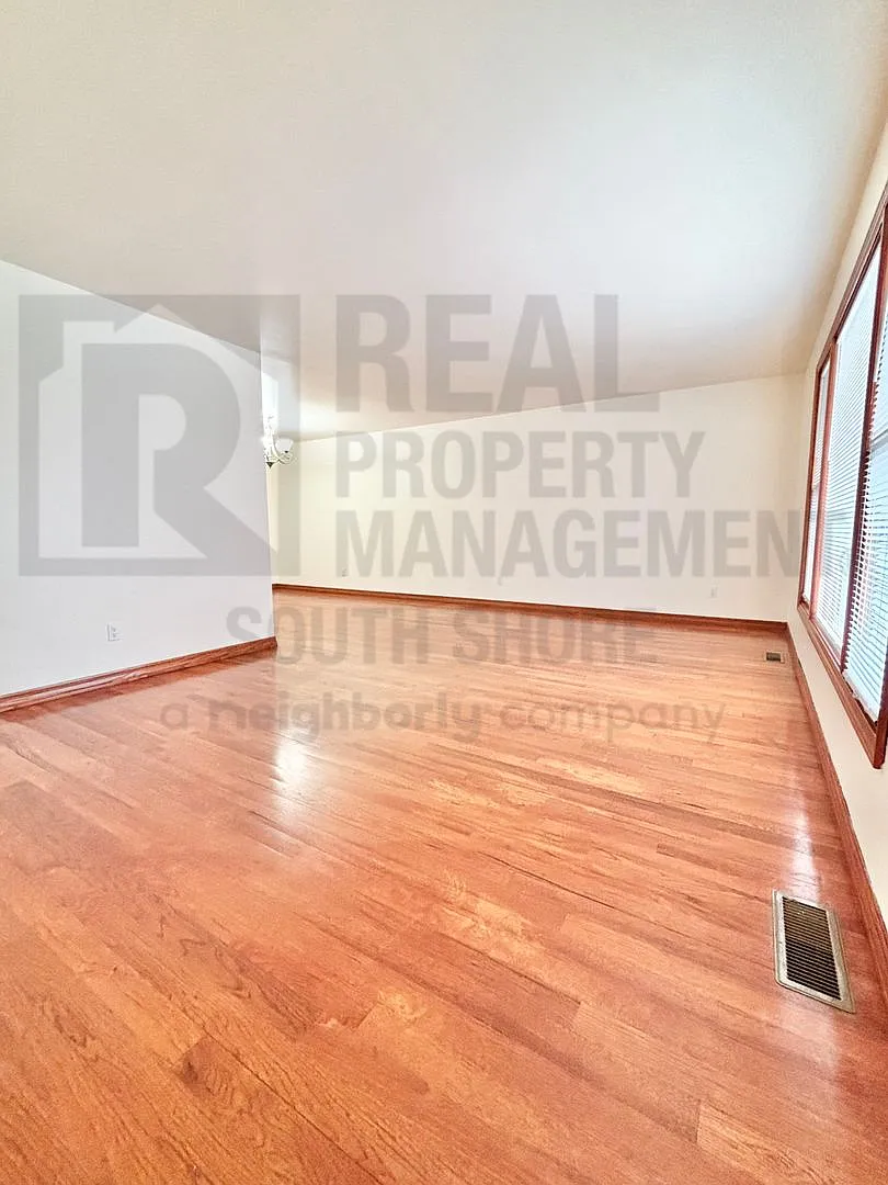 4 Bed/2Bath in LOFS Resort Living — Photo 2