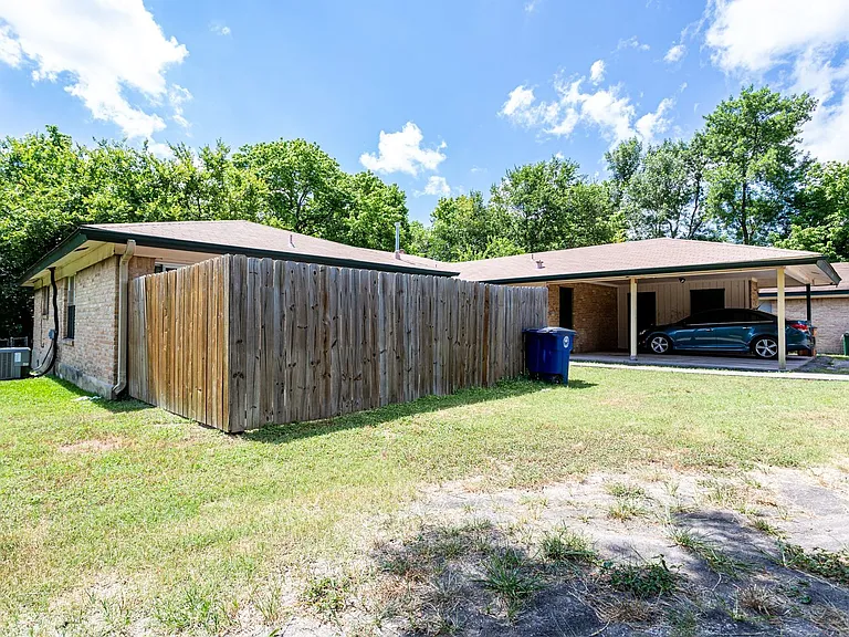 3004 Pecan Springs Rd #B — Photo 2
