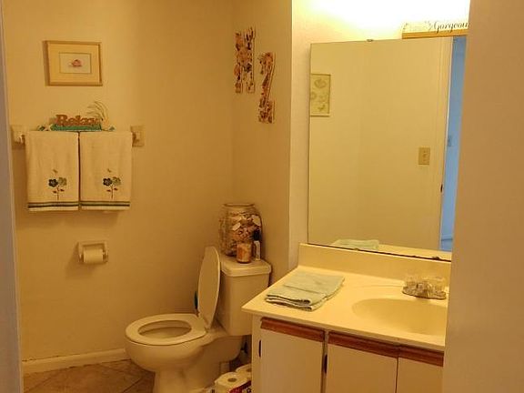 4th image of 1533 SE Royal Green Cir #104