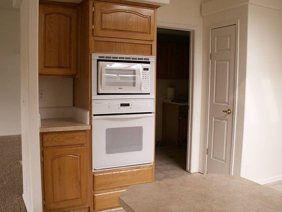 3rd image of 1807 Hollyhock Ln SE