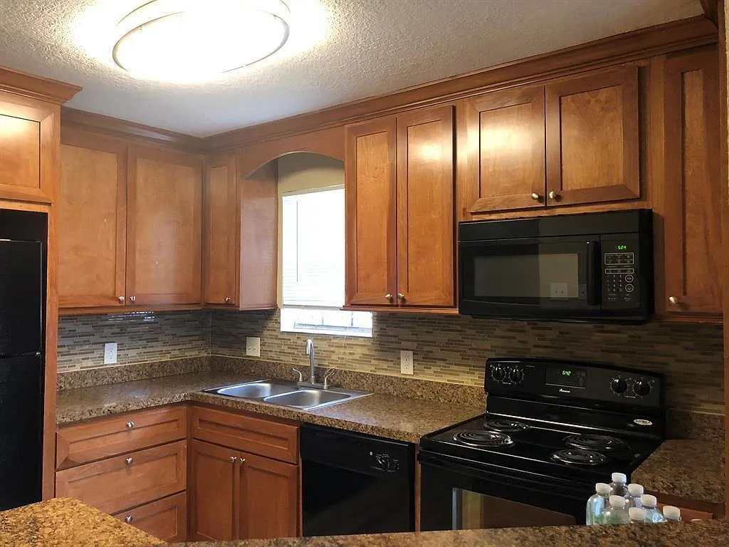 2 bed, 2.0 bath, 1140 sqft, $1,200 — Photo 4