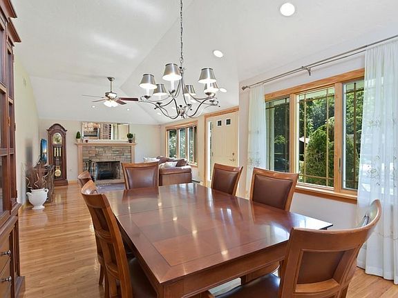 4th image of 15 Atherton Cir