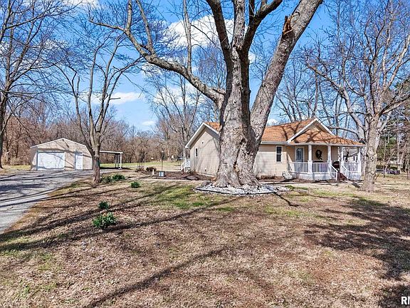 2nd image of 3765 Pet Cemetery Rd