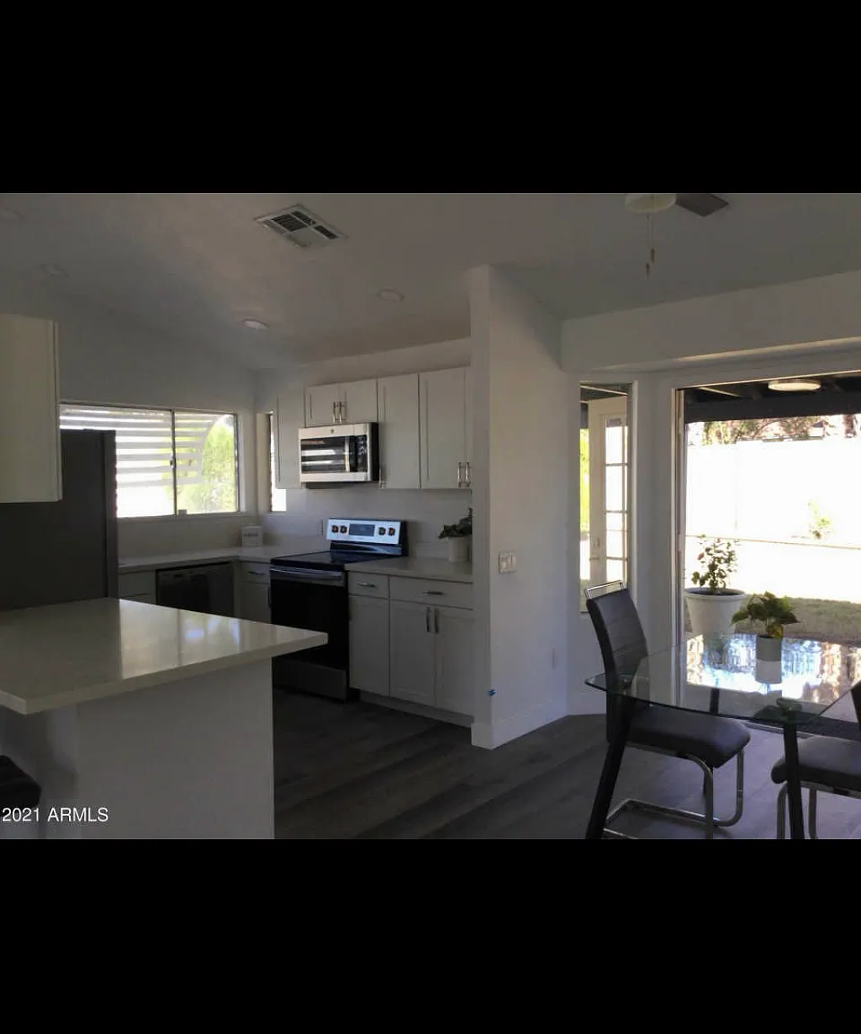 3336 W Potter Dr — Photo 4