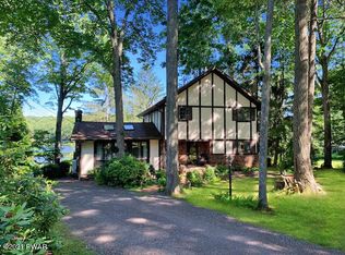 145 W Shore Rd, Shohola, PA 18458