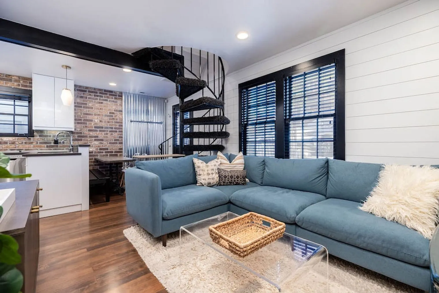 2 bed, 2.0 bath, 645 sqft, $15,483 — Photo 3