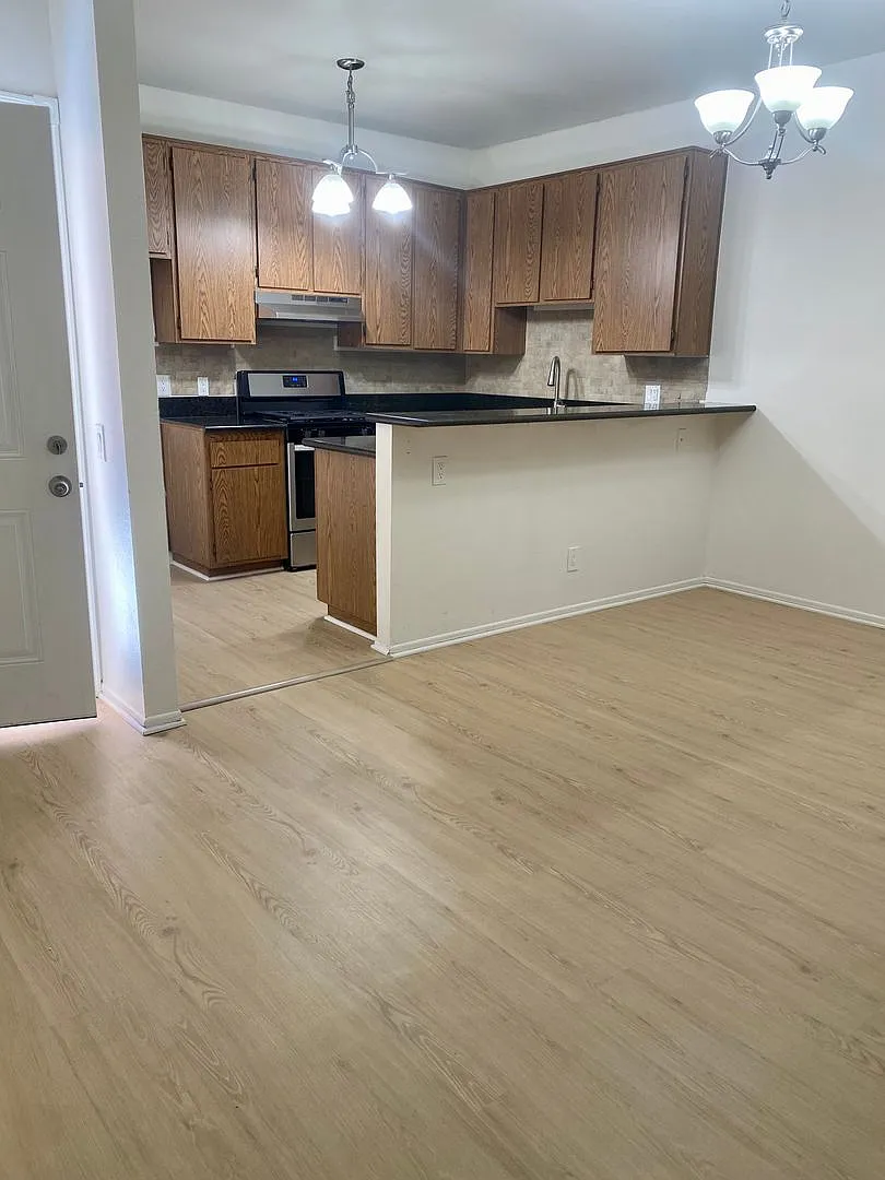 4770 KESTER AVE. — Photo 3