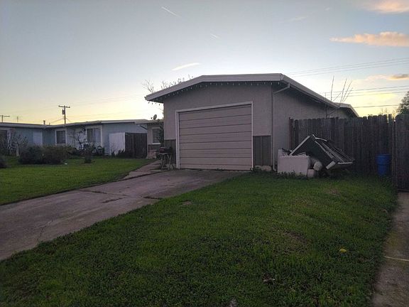 2nd image of 3836 Moonbeam Dr