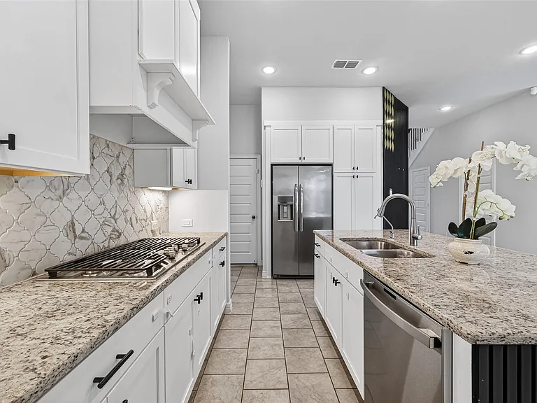 6602 Albany Forest Ct — Photo 18