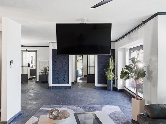 4th image of 4096 N 10th St