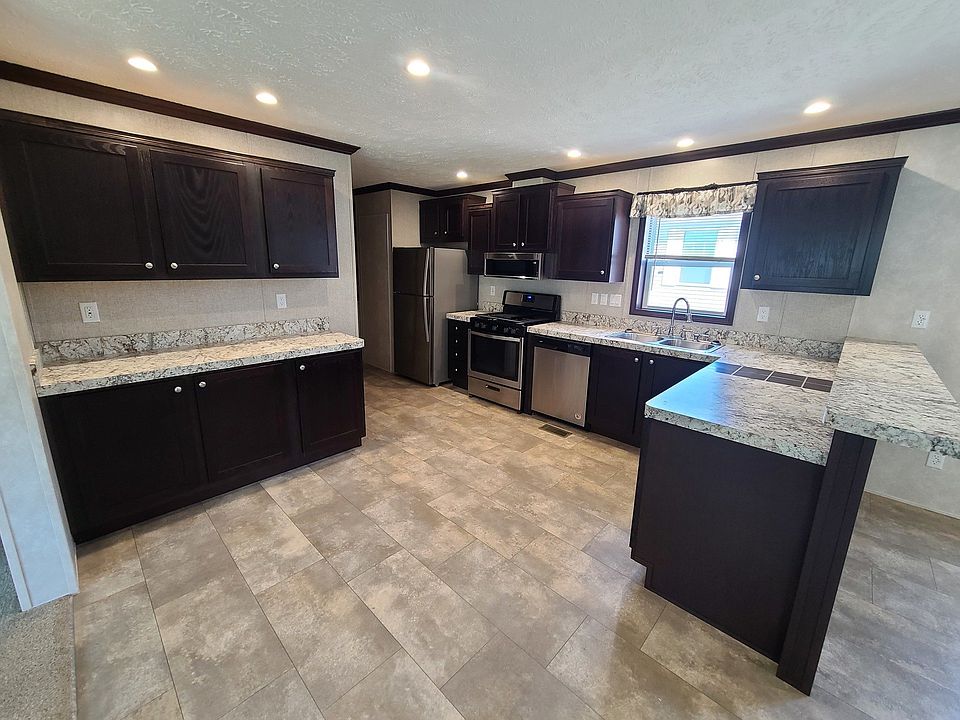 1st image of 516 Courtland Ln #684