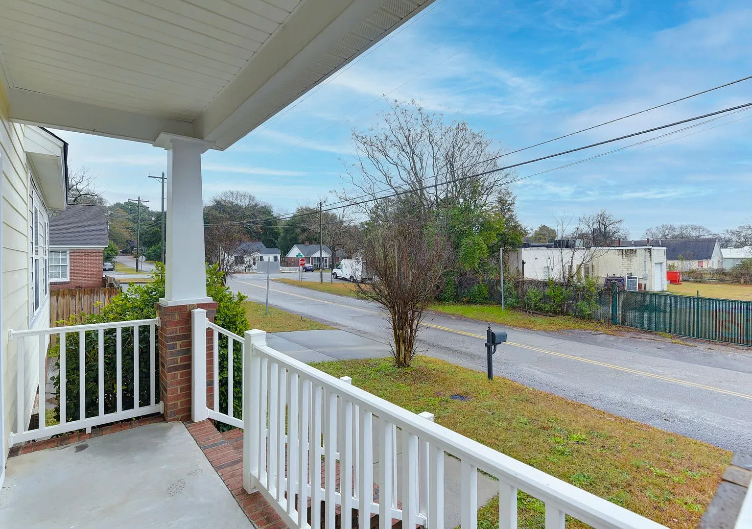 Pre-Lease 2027-2028! 3-Bedroom In Student Hotspot In Rosewood! — Photo 3