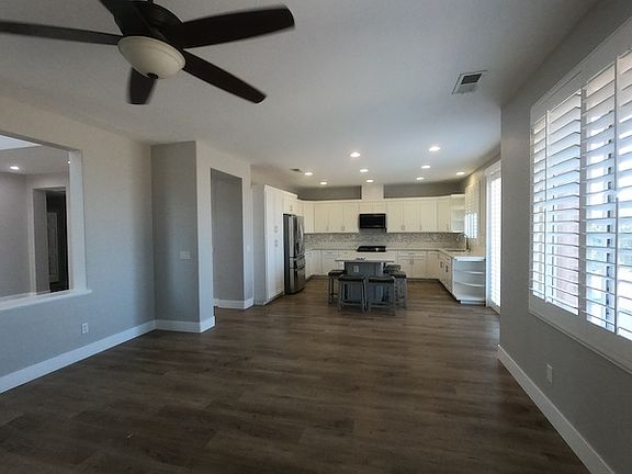5th image of 5048 Crescent Bay Dr