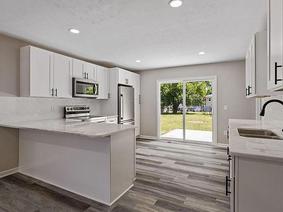 5th image of 2720 Glenshire Dr