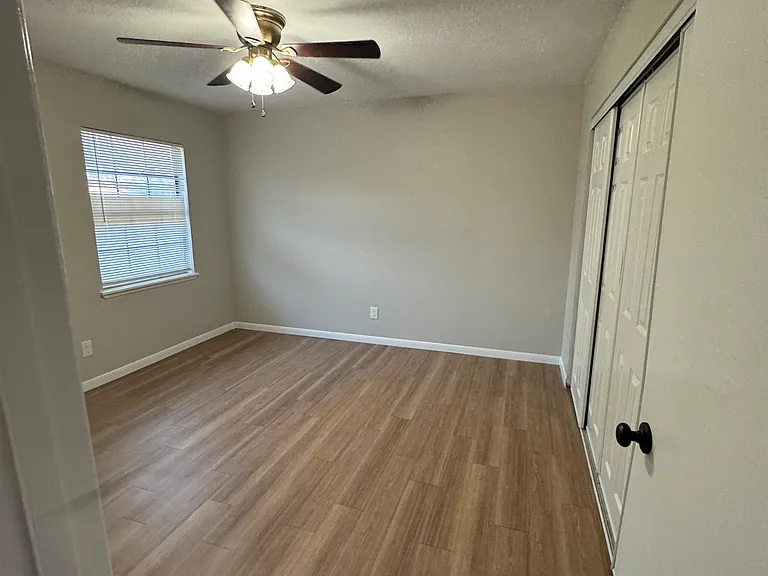 9502 Timberbluff Ct — Photo 9
