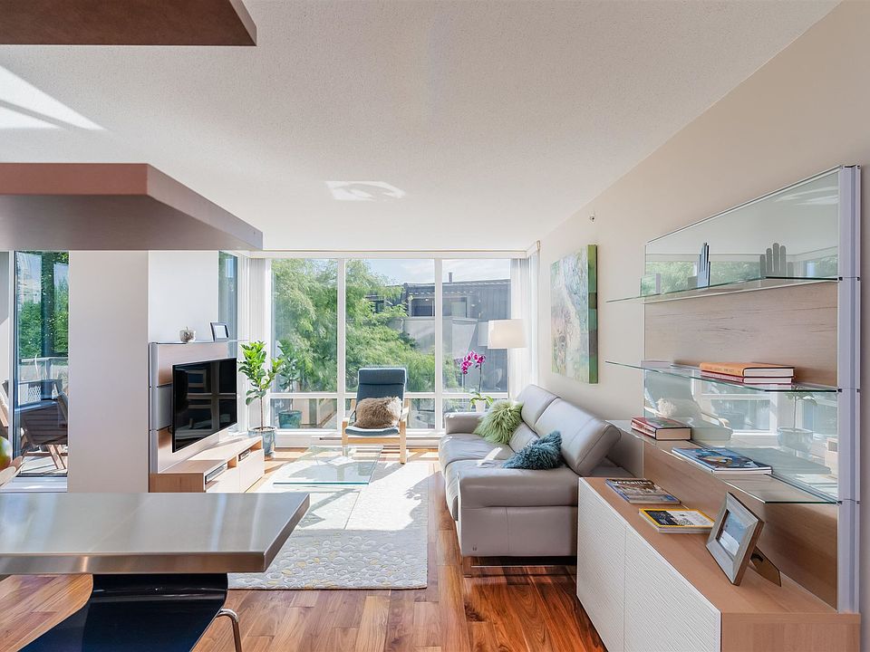 1st image of 1438 Richards St #202
